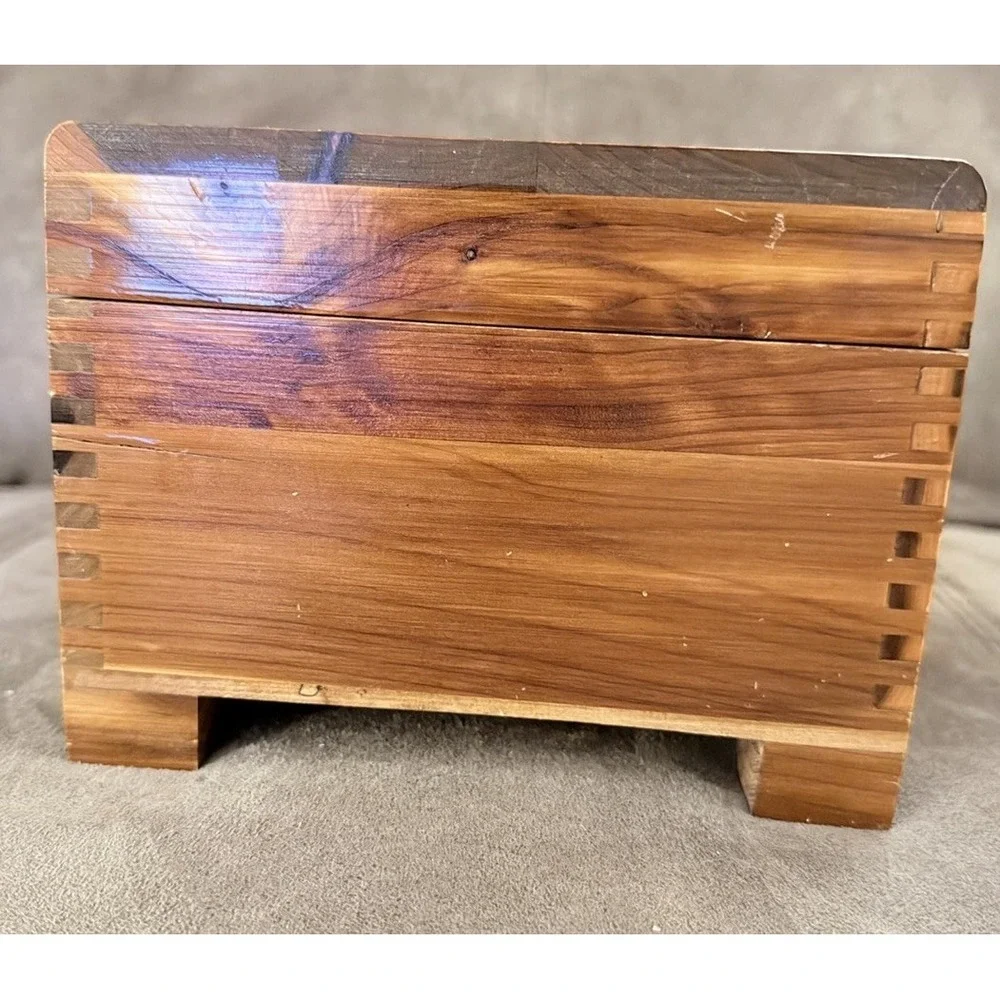 mirrored cedar jewelry box w/tongue in groove design 10.5